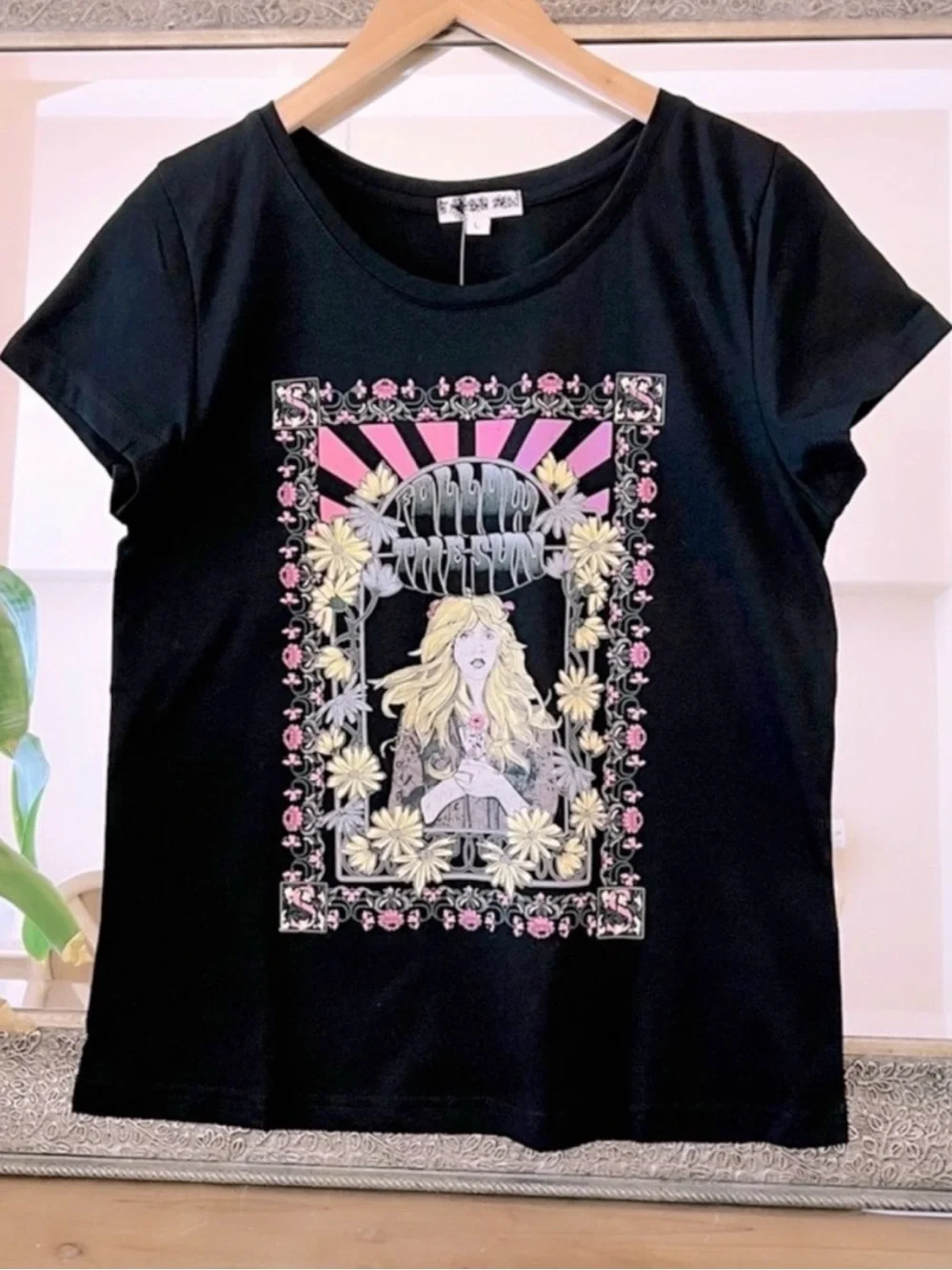 NEW Follow the Sun Black Festival Bohemian Tee Shirt Women’s Size Small NWT - Picture 2 of 11